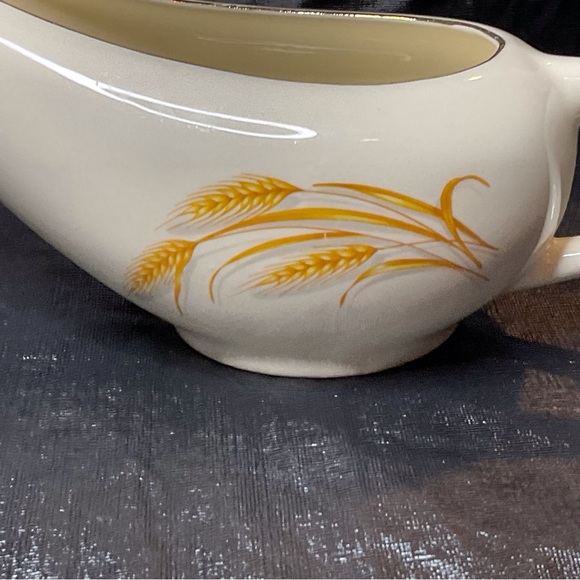 Vintage Homer Laughlin Wheat Gravy boat - Picture 3 of 6